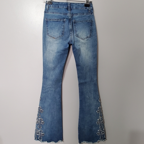 BAMBOO Cross Embroidered Blue Flare Jeans Size 00 - Picture 5 of 9